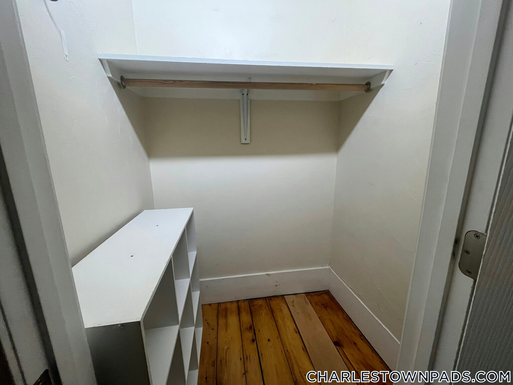 Building Photo - 28 Parker St