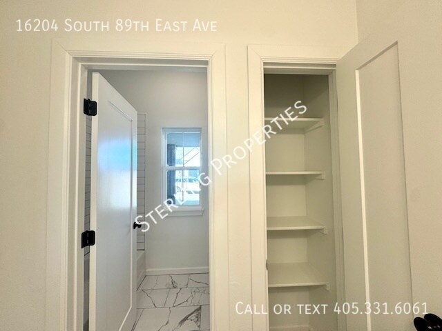 Building Photo - 16204 S 89th E Ave