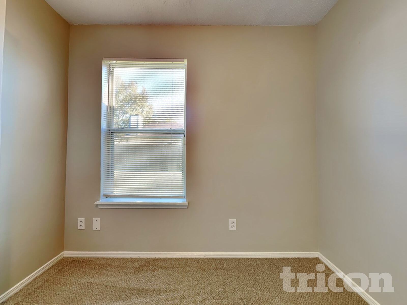 Building Photo - 606 Radnor Ln