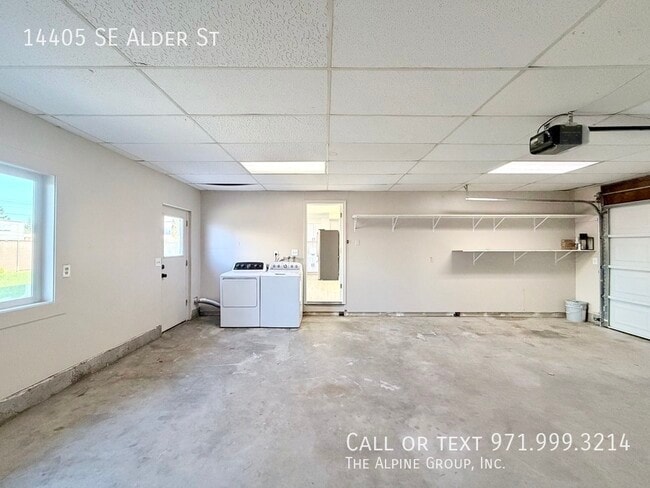 Building Photo - 14405 SE Alder St