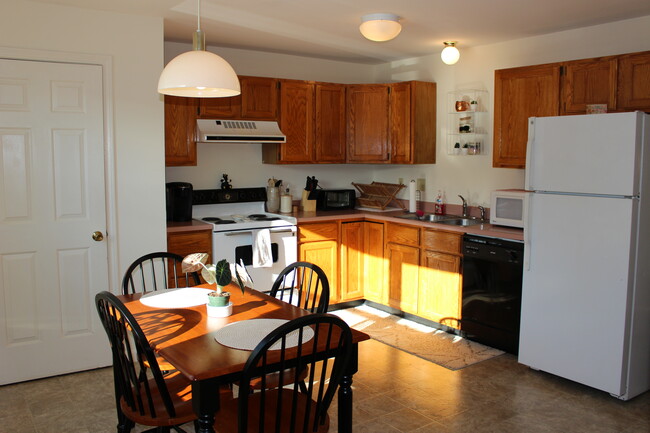 Kitchen - 3 Macmillan Dr