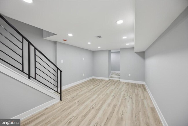 Building Photo - 451 Fitzgerald St