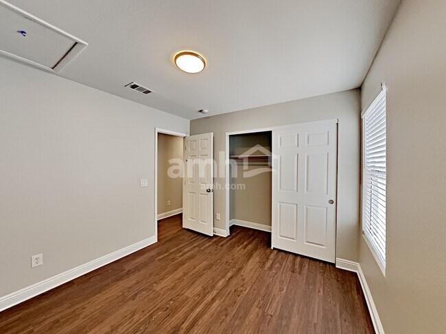 Building Photo - 8620 W Majestic Pine Ave