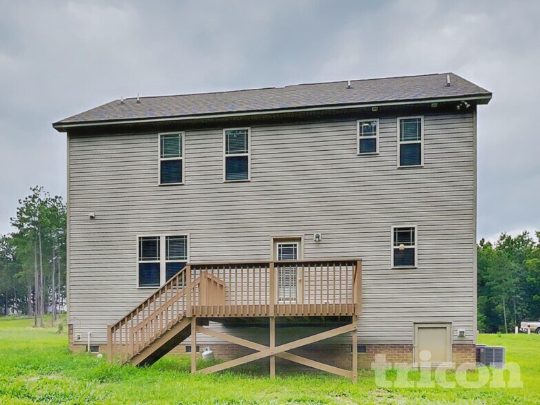 Building Photo - 262 Dundalk Dr