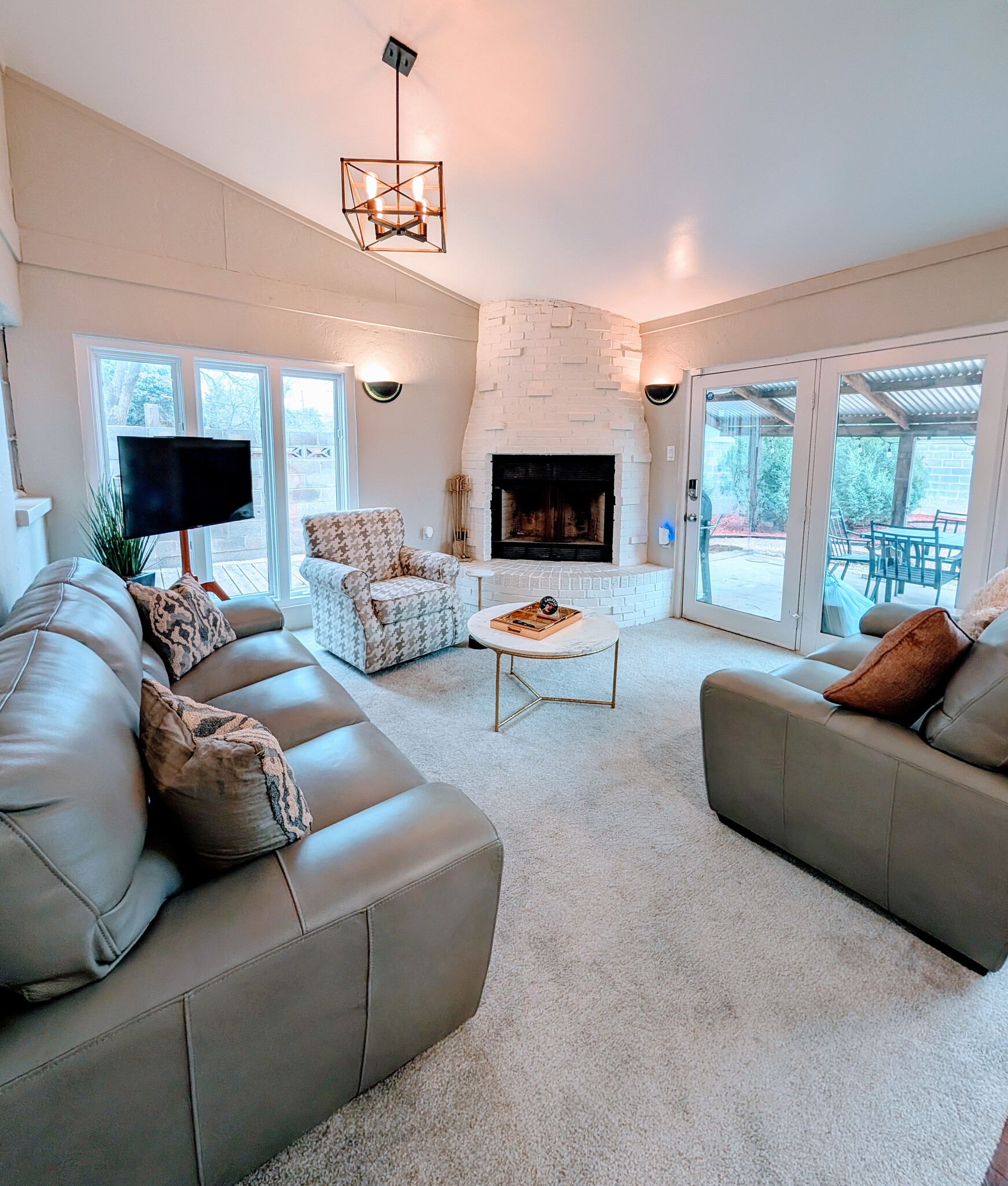 Living Room - 3408 25th St