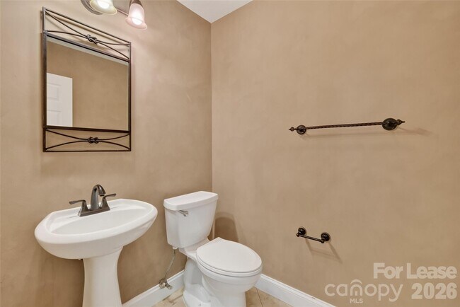 Building Photo - 10745 Glenluce Ave