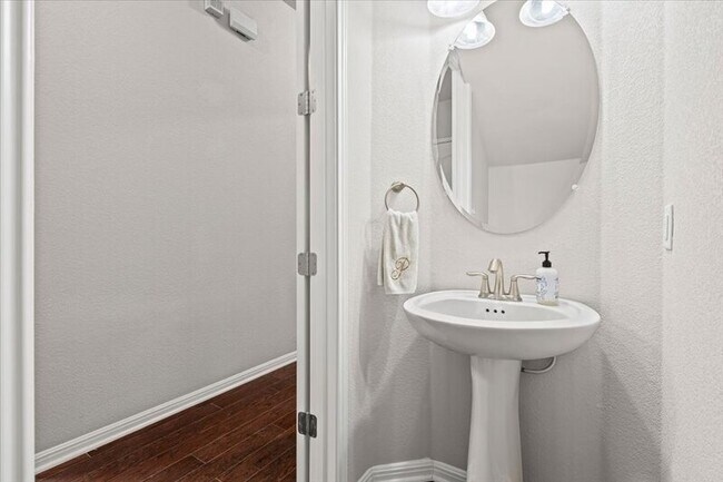 Building Photo - 811 Wilson Ranch Pl