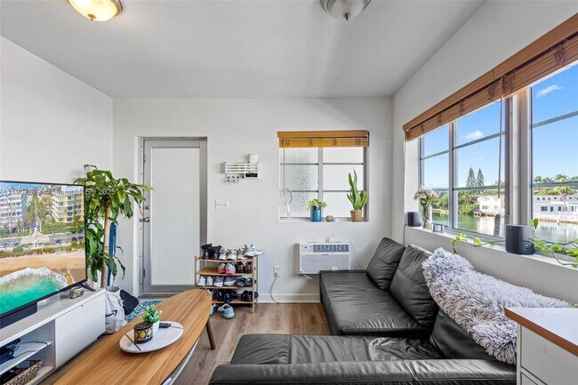 Building Photo - 7930 Tatum Waterway Dr