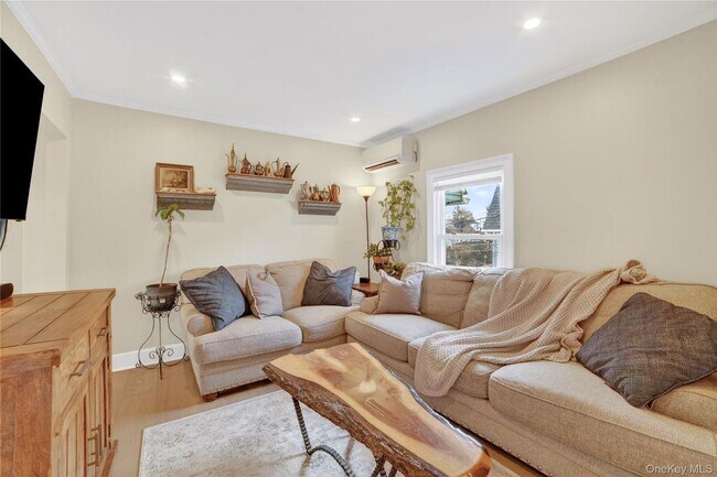 Building Photo - 1408 Henry Ave