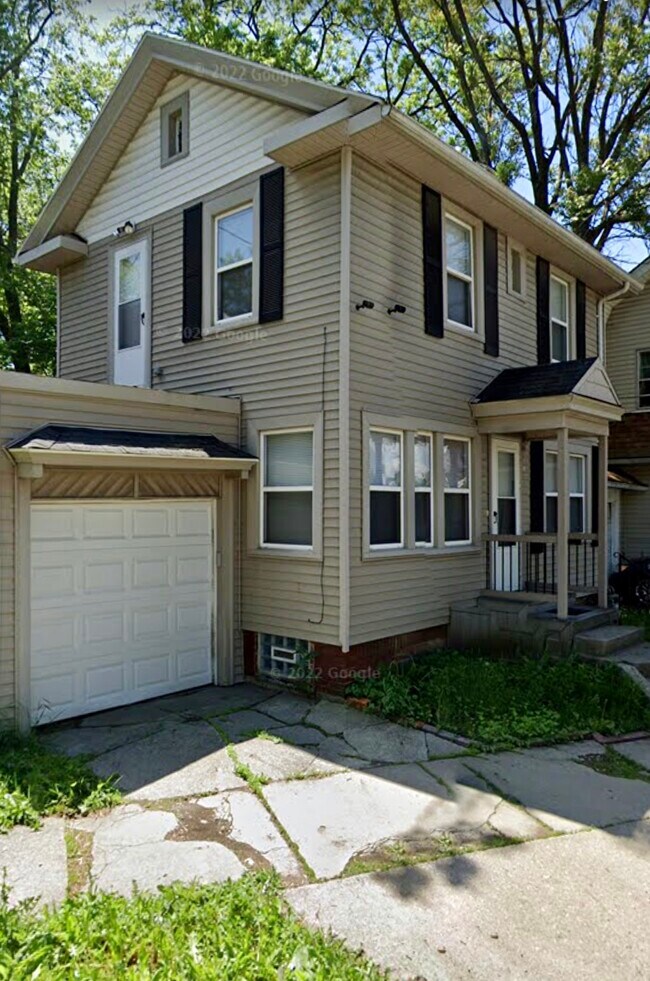 Building Photo - 123 Central Ave