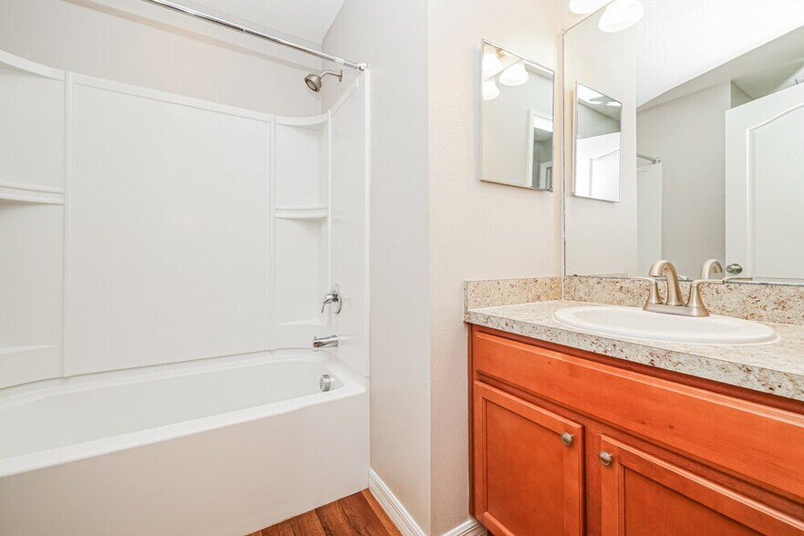 Building Photo - 720 Chatham Walk Dr