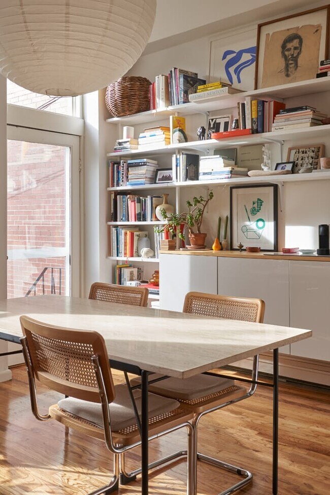 Building Photo - 82 Butler St