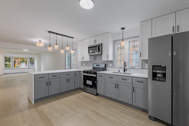 Building Photo - 3420 S Austin Blvd