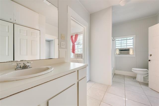 Building Photo - 616 N 13th St