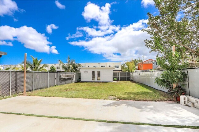 Building Photo - 26181 SW 135th Ct