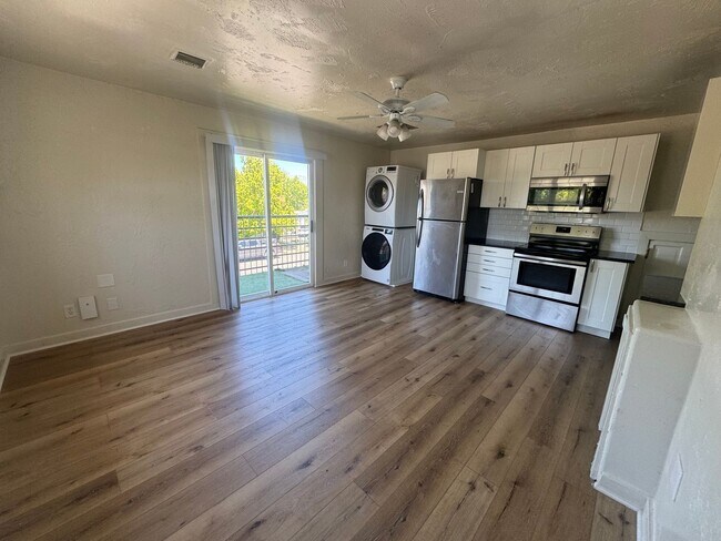 Building Photo - 128 Vidas Ave