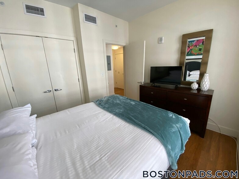 Building Photo - 8 Winter Pl