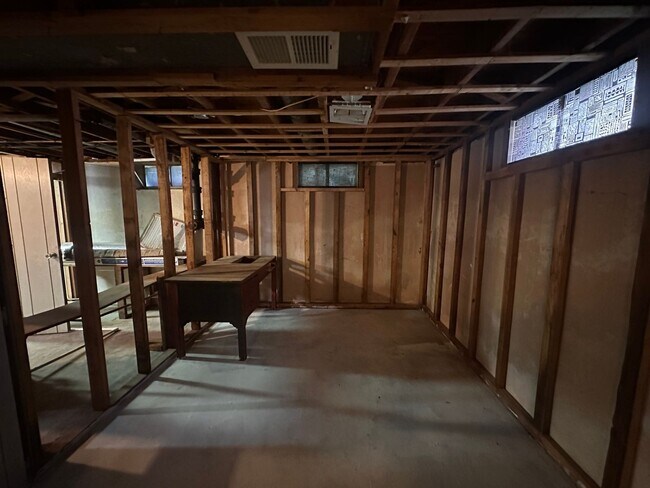 Building Photo - 4806 Imperial Terrace