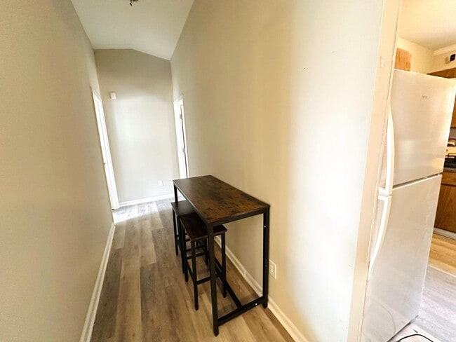 Building Photo - 7 Misty Creek Ct