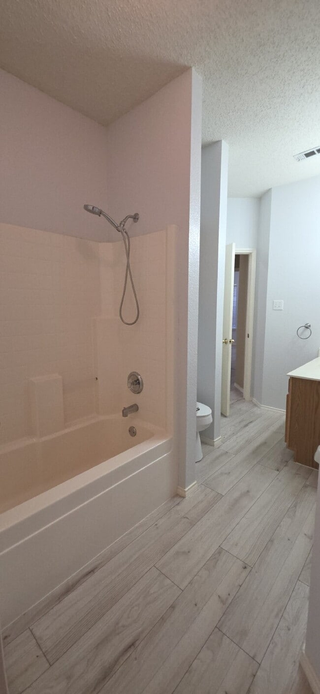 Building Photo - Beautifully Updated Arlington Home with Po...