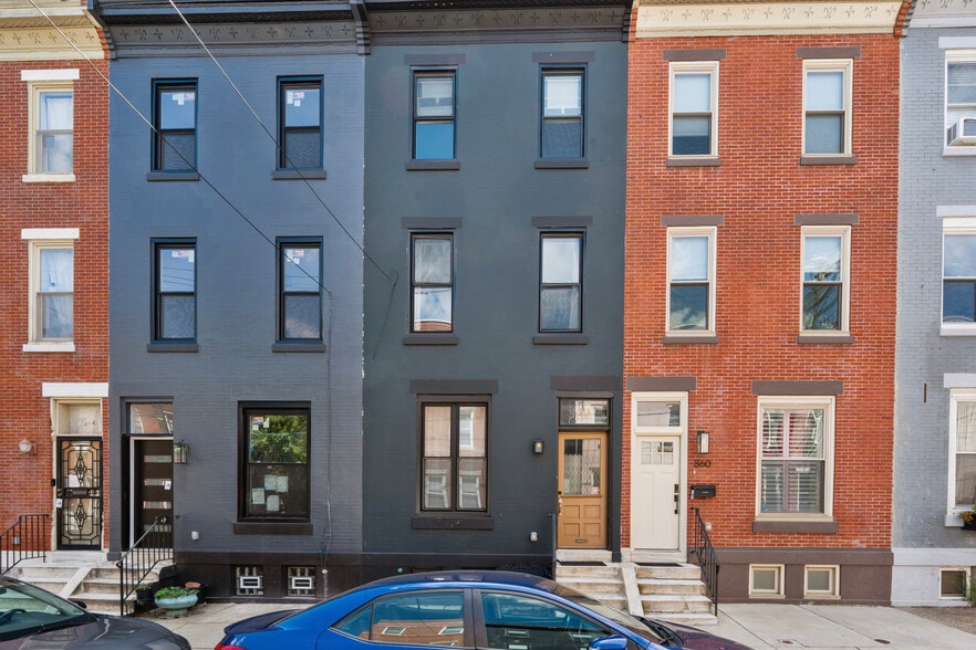 Primary Photo - 858 Perkiomen St