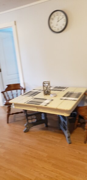 Building Photo - 162 Lancaster Rd