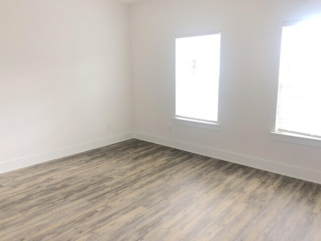 Building Photo - 3108 Elm Hill Pike
