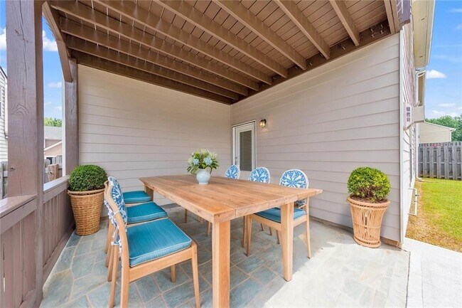 Building Photo - 4990 Brierstone Dr