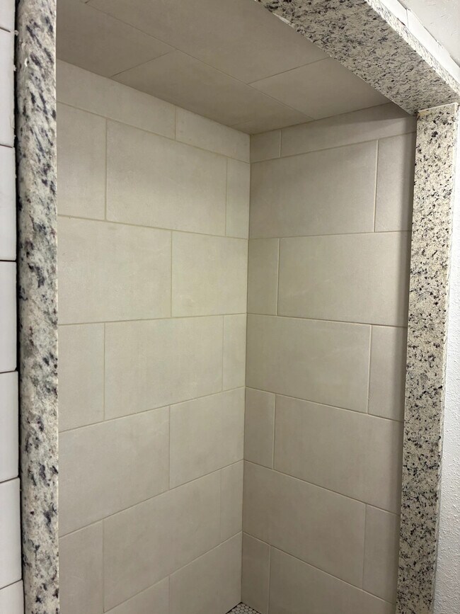 Building Photo - 2620 E 33rd Ave