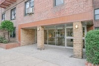Building Photo - 2400 E 3rd St