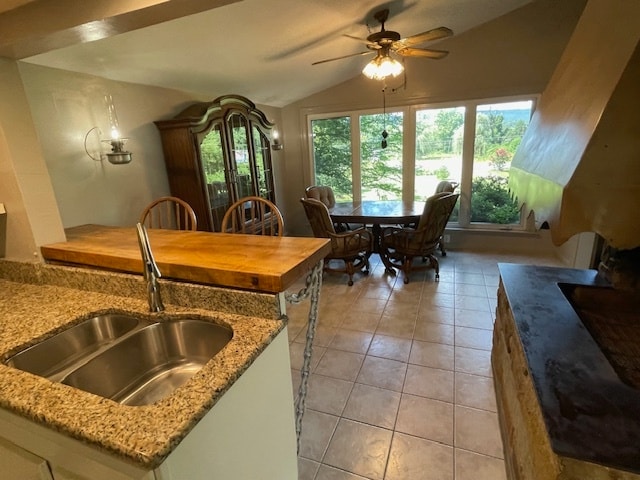 Building Photo - Nana's House