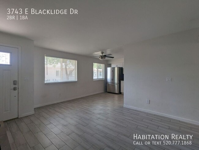Building Photo - 3743 E Blacklidge Dr