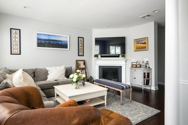 Building Photo - 115 Halsted Dr