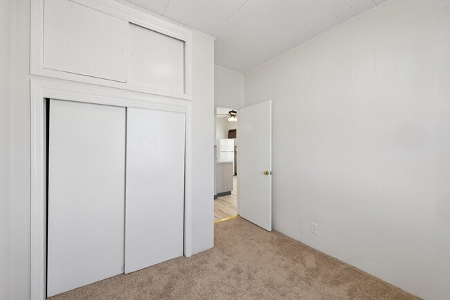 Building Photo - 153 Banta Ave