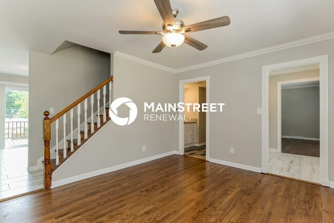 Building Photo - 4 Bedroom Pet-Friendly Home in CHARLOTTE, NC with Main Street Renewal