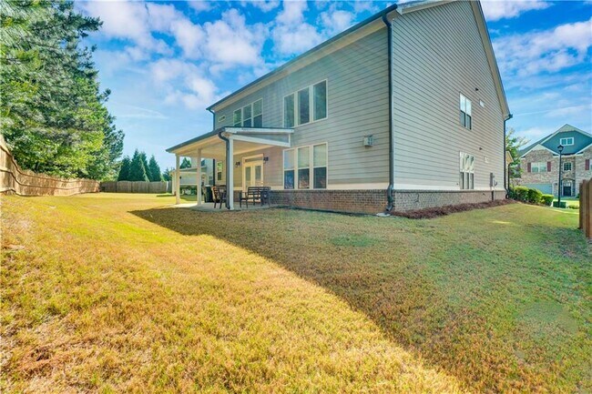 Building Photo - 633 Leland Pkwy