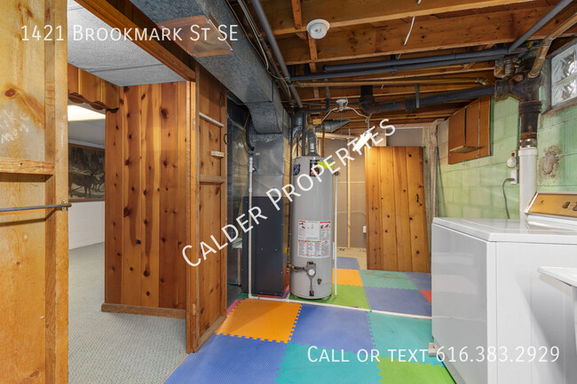 Building Photo - 1421 Brookmark St SE