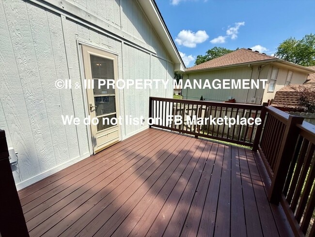 Building Photo - 8101 NE 53rd St