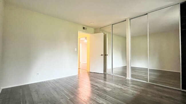 Building Photo - 2BD/1BA - Silicon Valley Charm: Stylish Co...