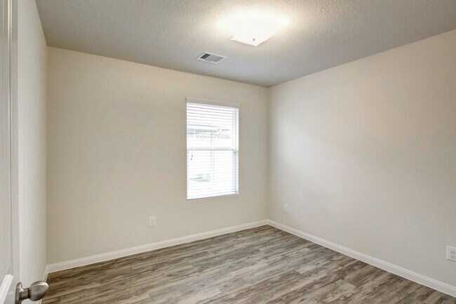 Building Photo - 6007 Sunrise Light Ln