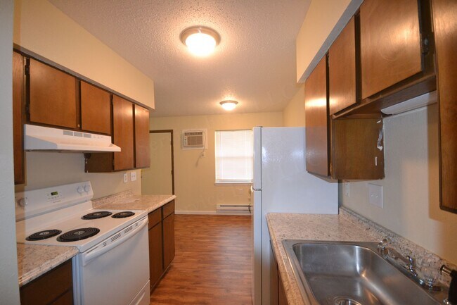 Building Photo - Longton Apartments