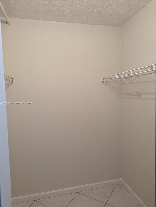 Building Photo - 9460 Tangerine Pl