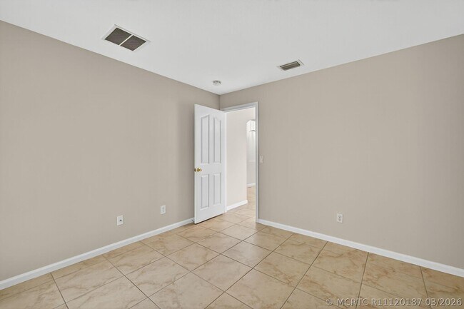Building Photo - 4919 NW Forlano St