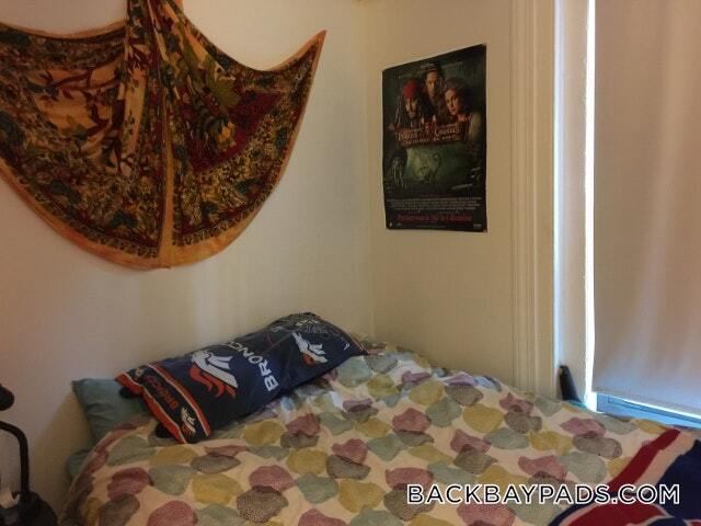 Building Photo - 405 Beacon St