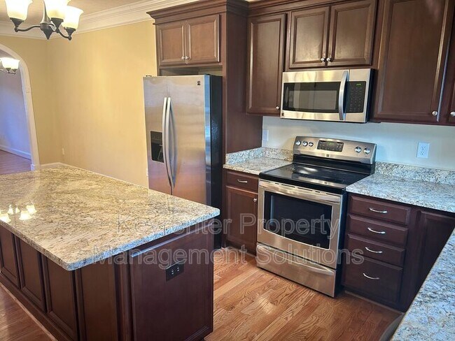 Building Photo - 18 Spring View Dr