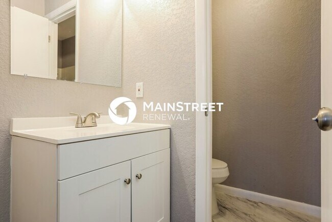 Building Photo - 3 Bedroom Pet-Friendly Home in NORTH PORT, FL with Main Street Renewal