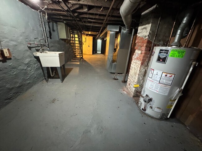 Building Photo - Renovated 3/1 Duplex In The Heart Of Pitcairn!! Available Now!