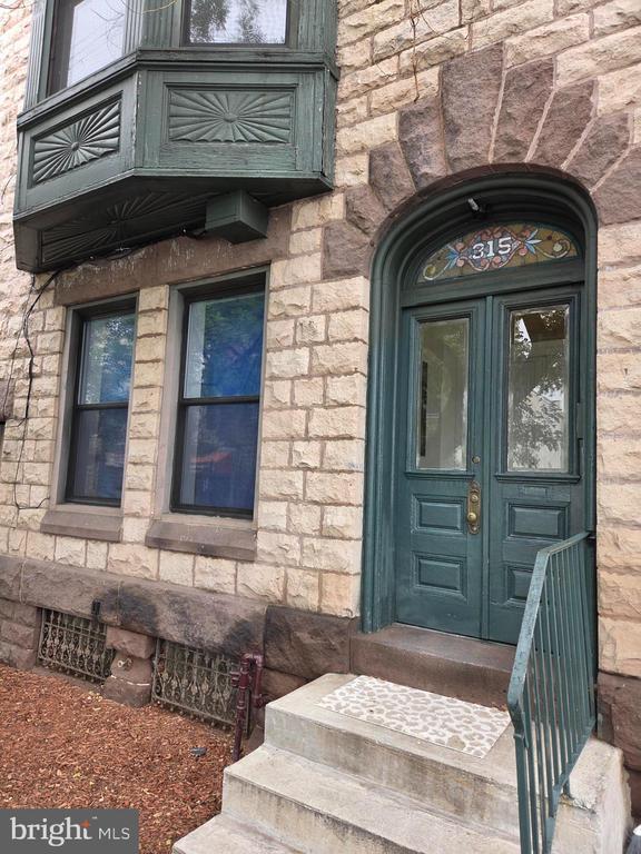 Building Photo - 315 N 6th St