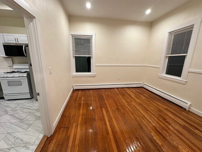 Building Photo - 440 Newtonville Ave