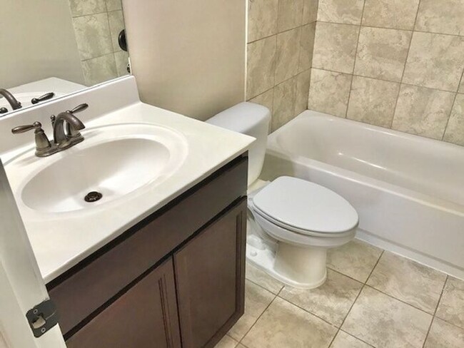Building Photo - Available Now! 4-Bedroom 2.5 Bath Home In ...